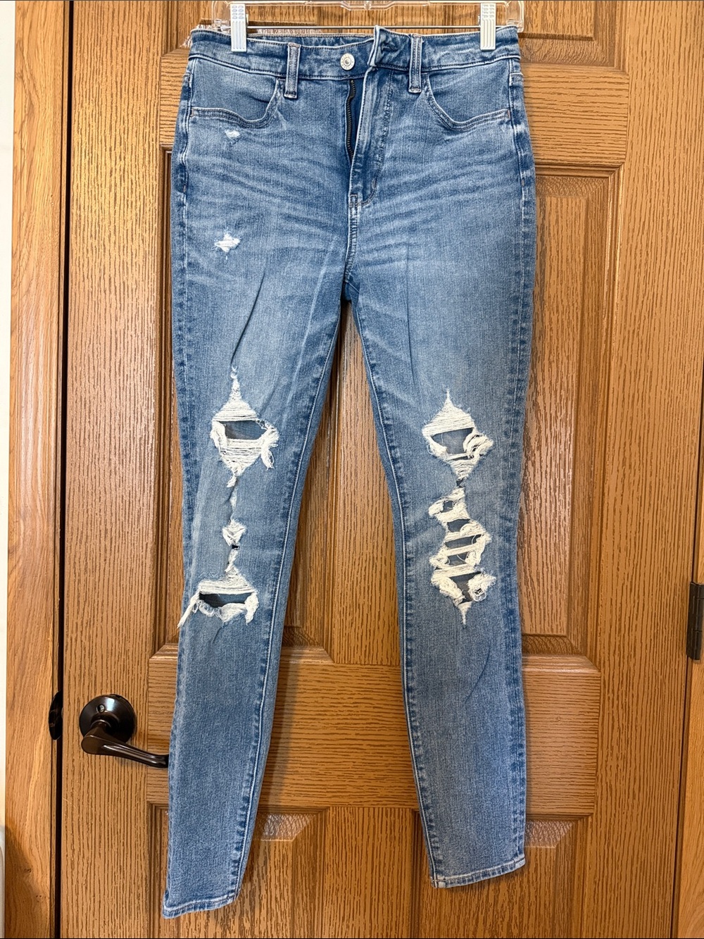 American Eagle Outfitters Light Blue Distressed Skinny Jeans